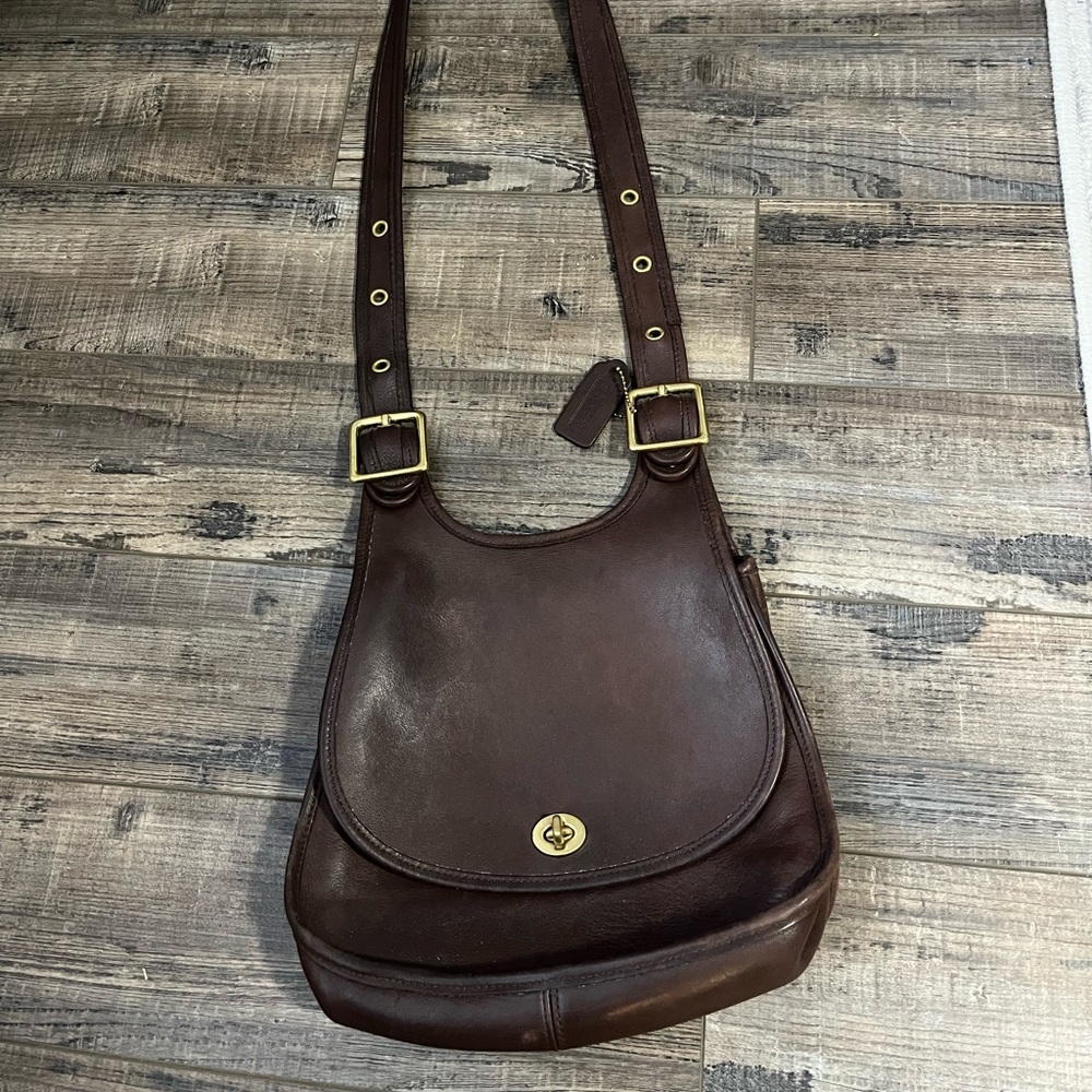 Gorgeous brown leather vintage Coach bag